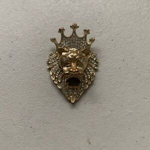 Gold Plated Lion Head Brooch with Rhinestones